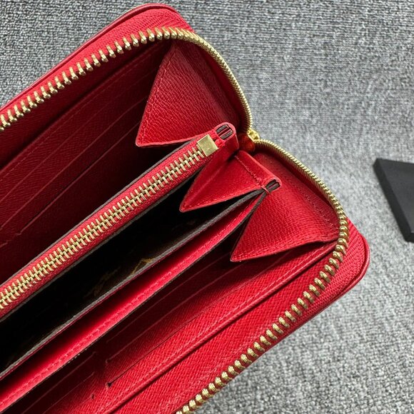 Louis Vuitton Leather Wallet 385-081325 - Picture 10 of 14